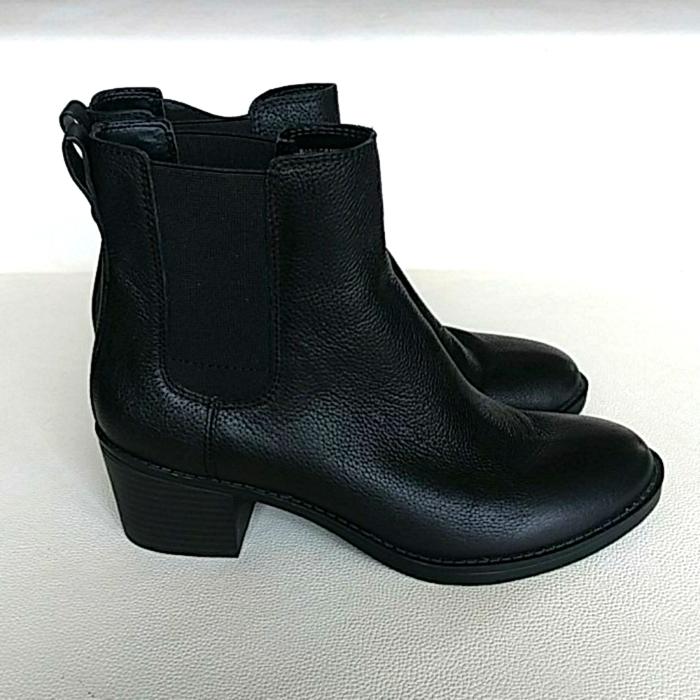 NWOB GH Bass&Co leather ankle boots